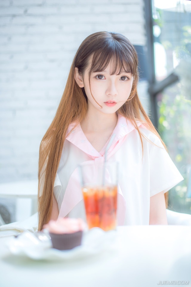 我们不走性感路线，我们走果敢路线。——韩寒《光荣日》
